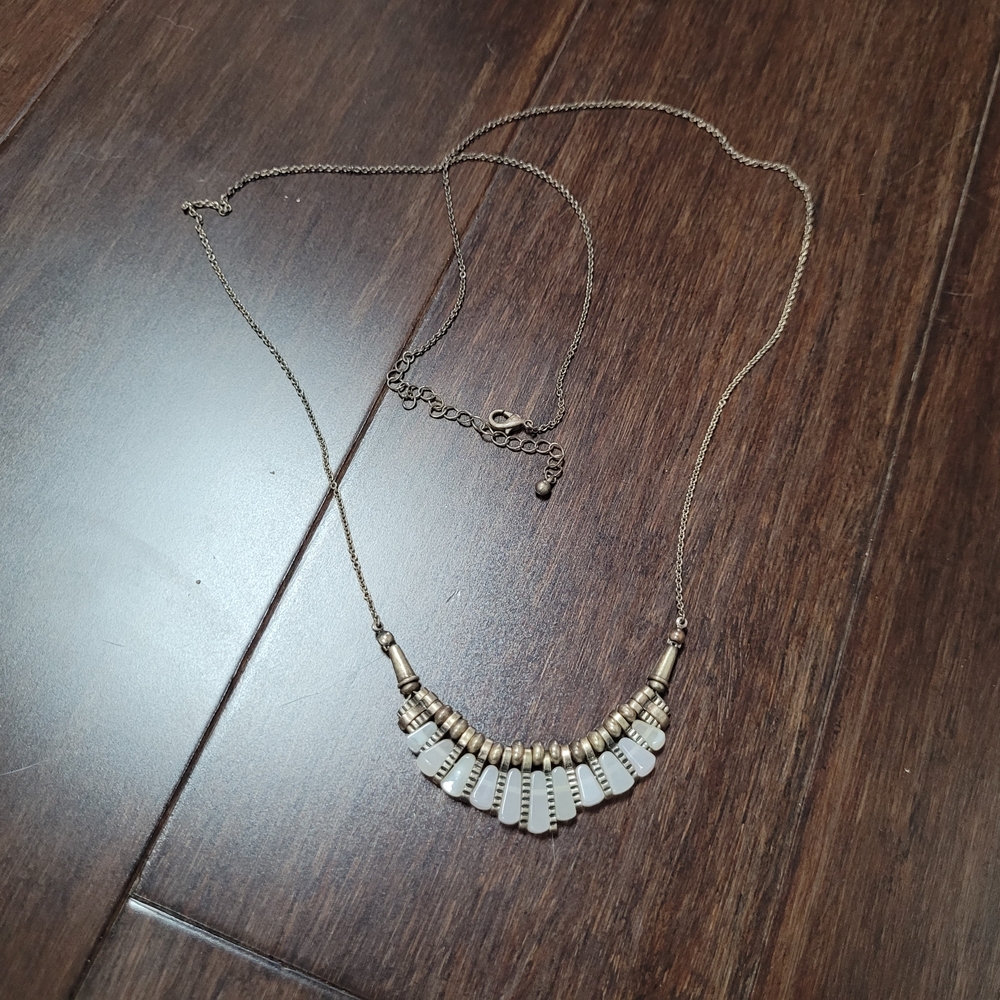 Elegant Gold and White Necklace